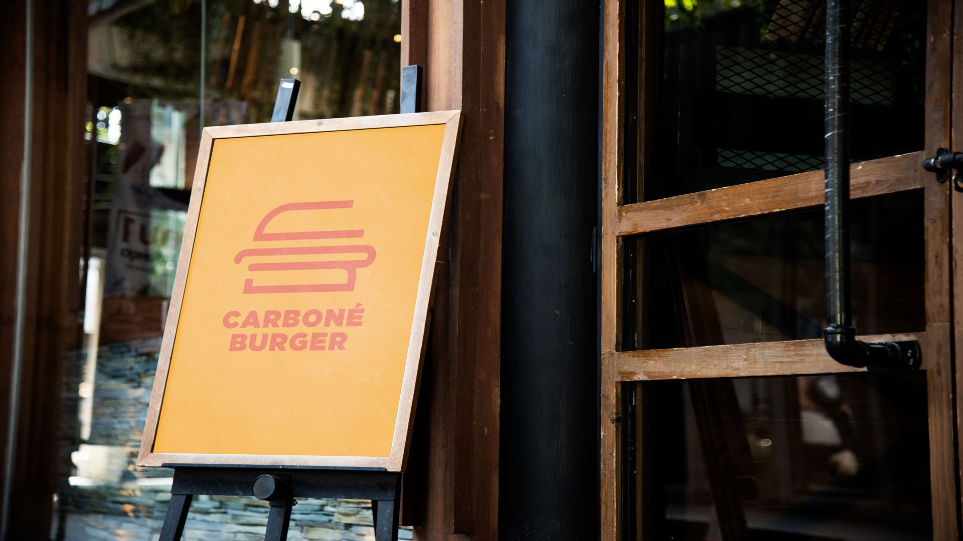 CARBONÉ BURGER